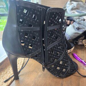 Bianni Bini Black 4 inch Heels Size 9.5M